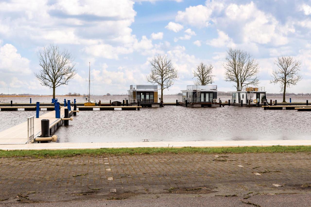 Welcome In - Houseboat 'Elysium' Met Eigen Aanlegsteiger Sneek - Оффінгавір Екстер'єр фото